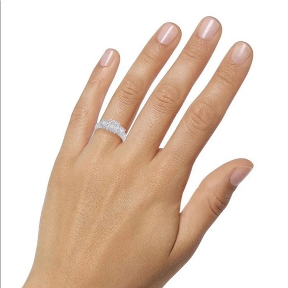 Ring - Picture 5 of 7